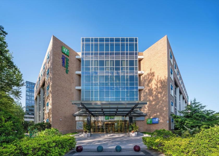  Beijing Exterior