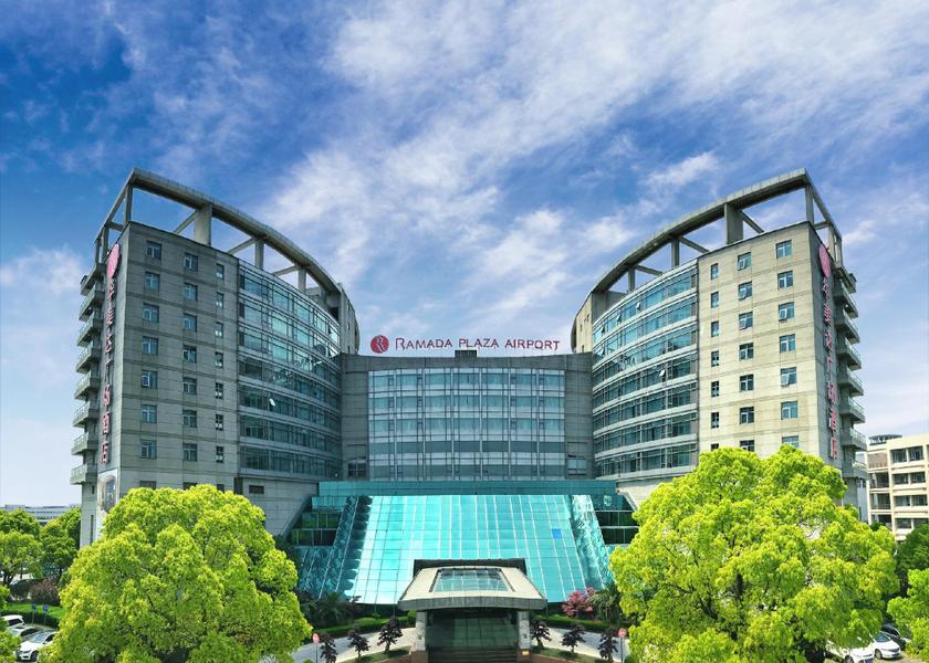  Shanghai Hotel Exterior