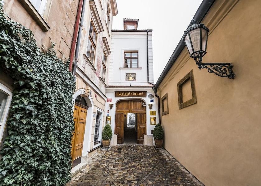  Prague Property entrance