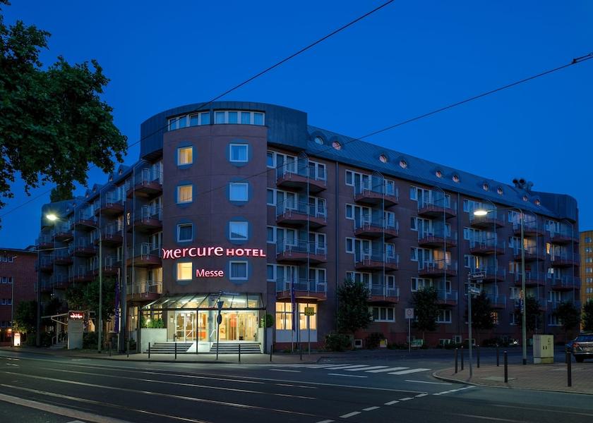 Hessen Frankfurt Front of property - evening/night