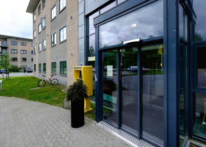 Hovedstaden Ballerup Interior Entrance