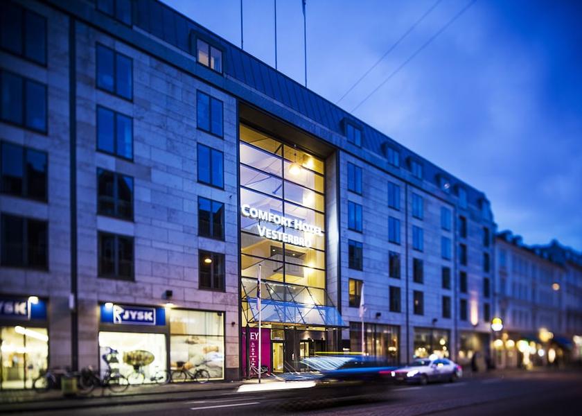 Hovedstaden Copenhagen Front of property - evening/night
