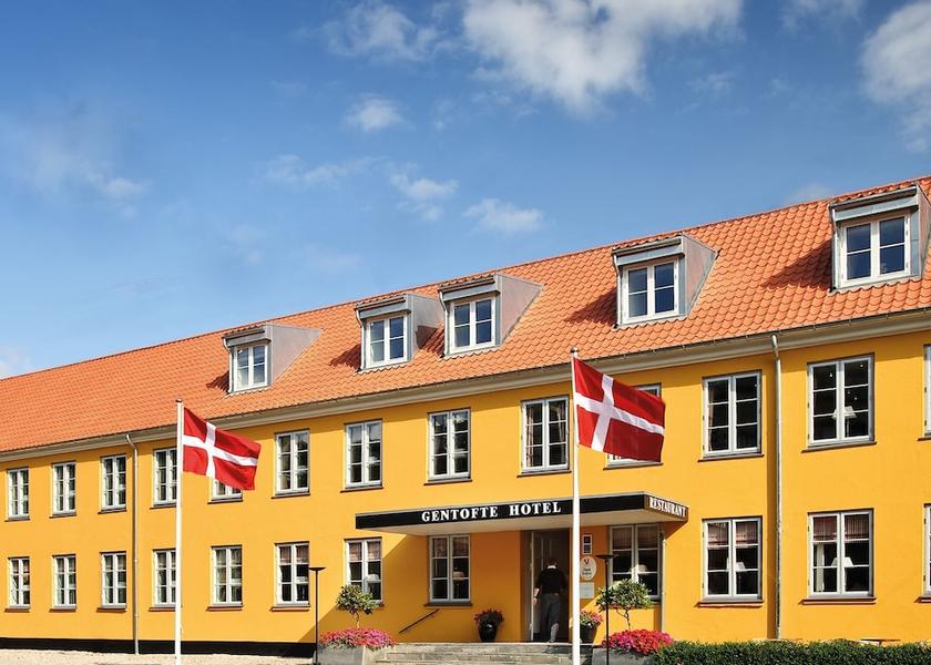 Hovedstaden Gentofte Front of property