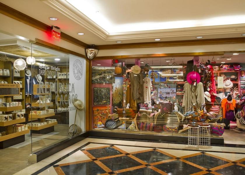 Pichincha Guayaquil Lobby