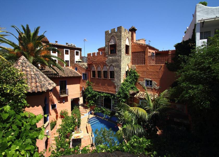 Andalusia Benahavis Entrance