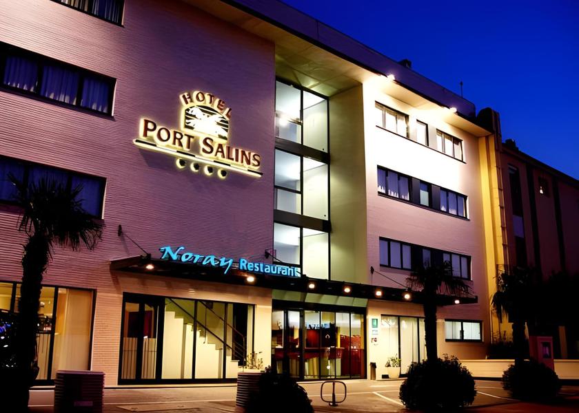 Catalonia Castello d'Empuries Hotel Exterior