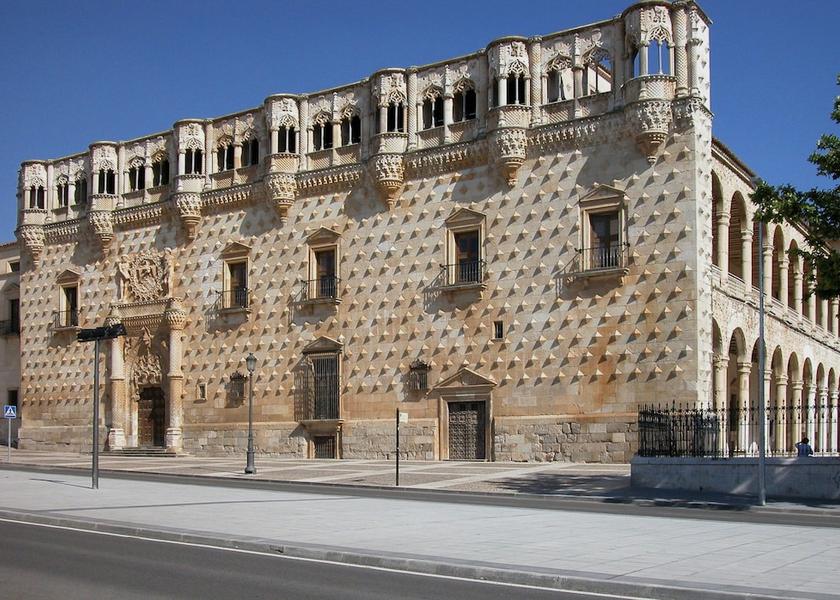 Castilla - La Mancha Guadalajara Front of property