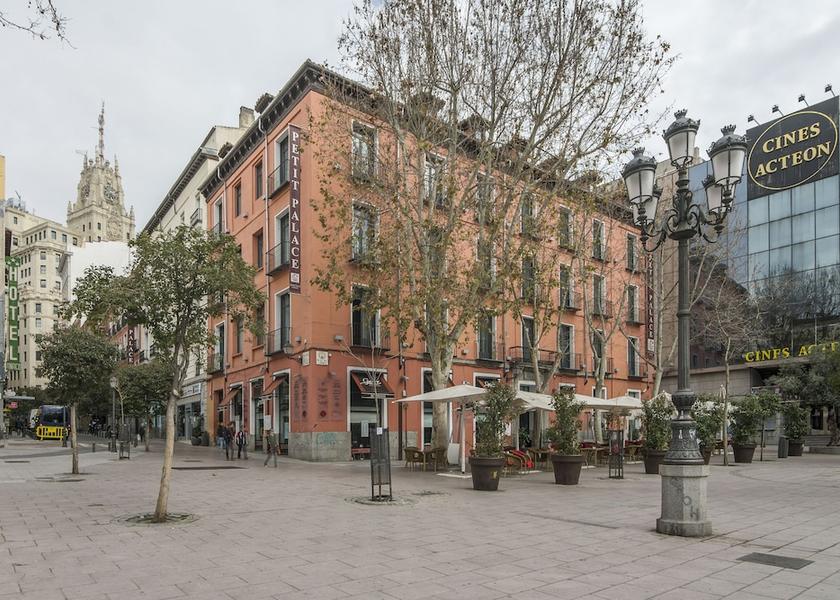 Community of Madrid Madrid Front of property