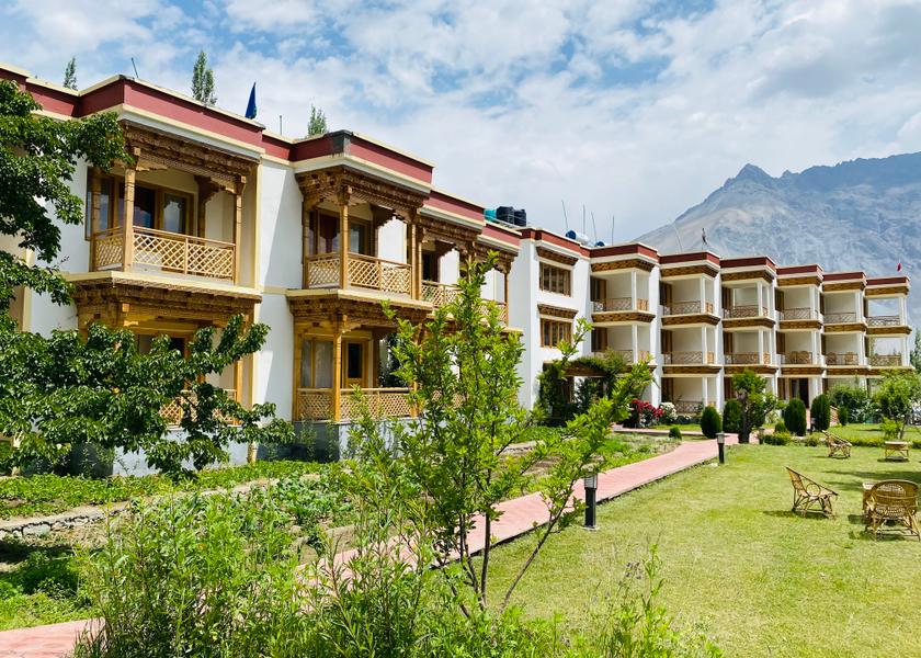 Ladakh Hunder Hotel Exterior