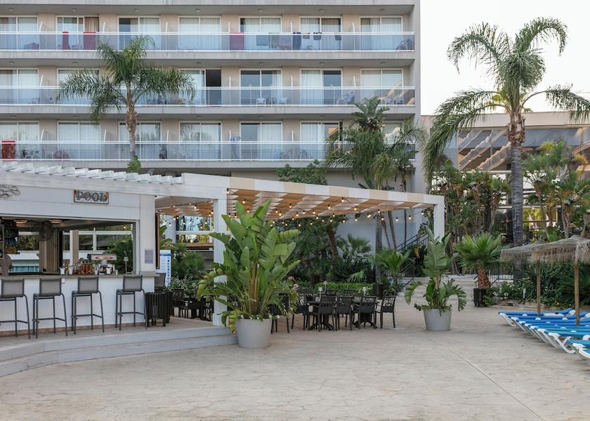 Catalonia Salou Poolside bar