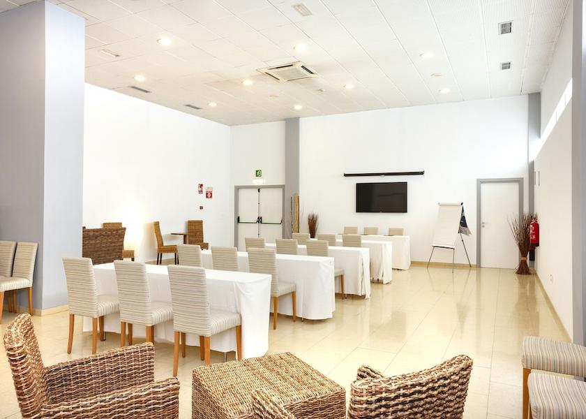 Navarra Viana Meeting Room