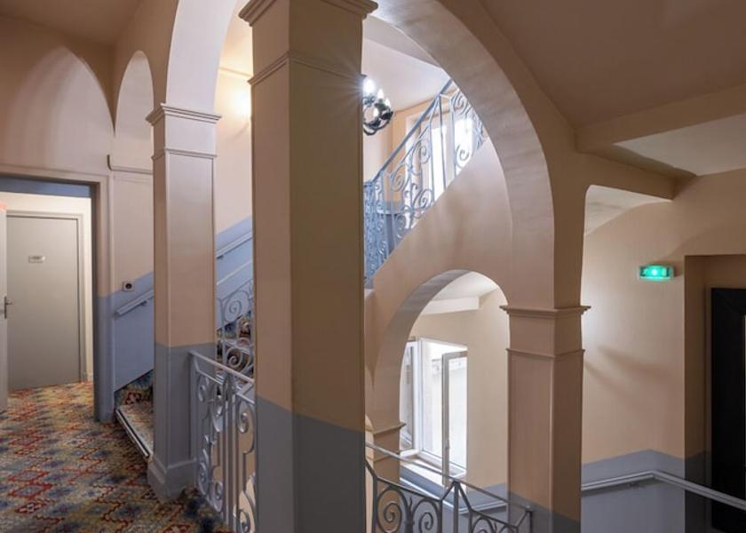 Provence - Alpes - Cote d'Azur Avignon Reception