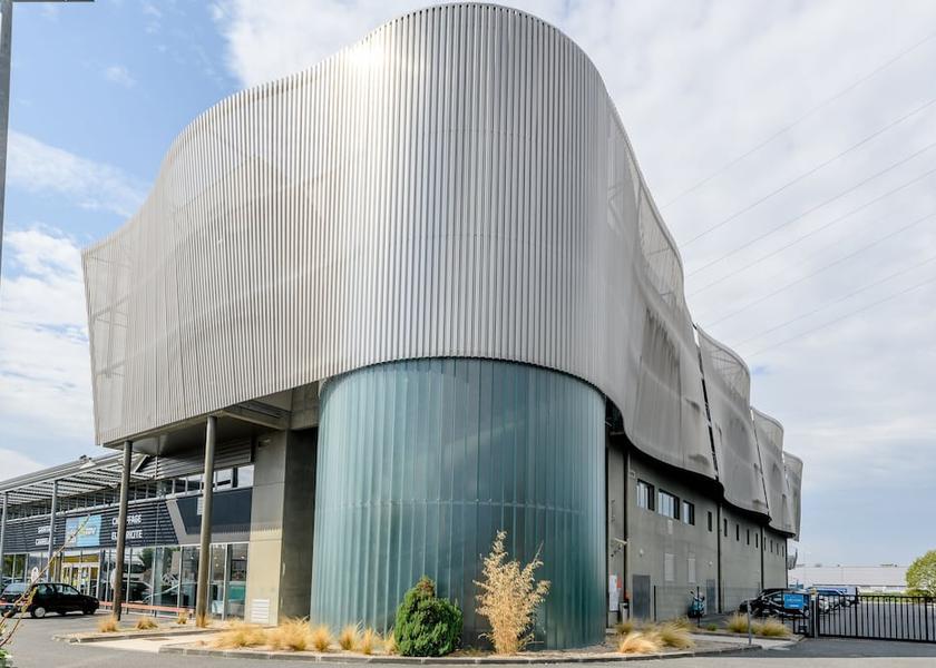 Nouvelle-Aquitaine Begles Front of property
