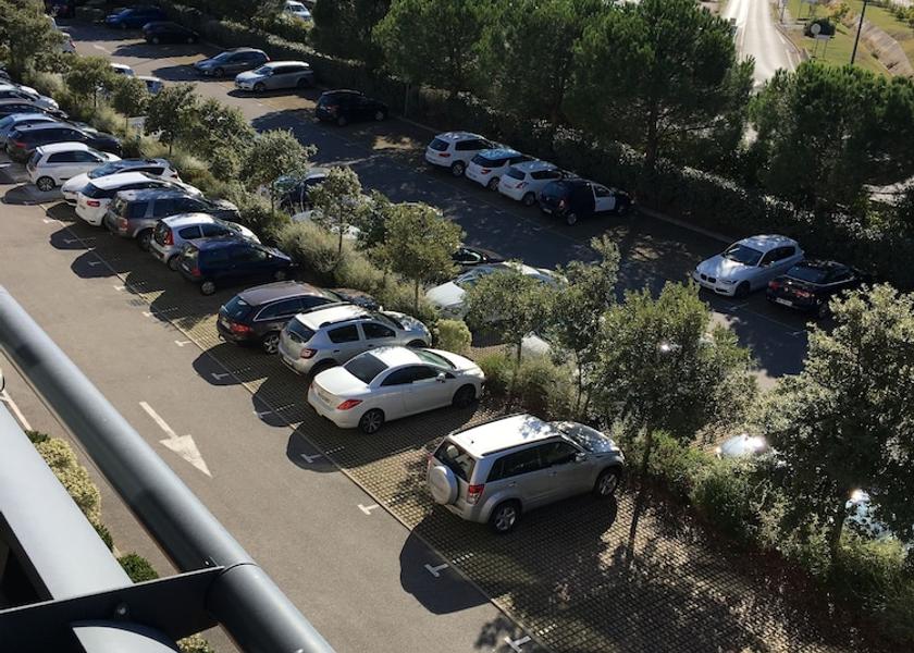 Occitanie Blagnac Parking