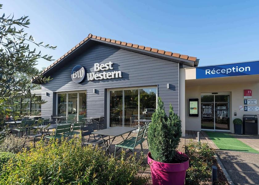 Auvergne-Rhône-Alpes Bourgoin-Jallieu Terrace/patio