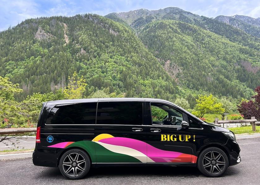 Auvergne-Rhône-Alpes Chamonix-Mont-Blanc Train station shuttle