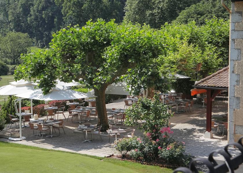 Auvergne-Rhone-Alpes Divonne-les-Bains Courtyard