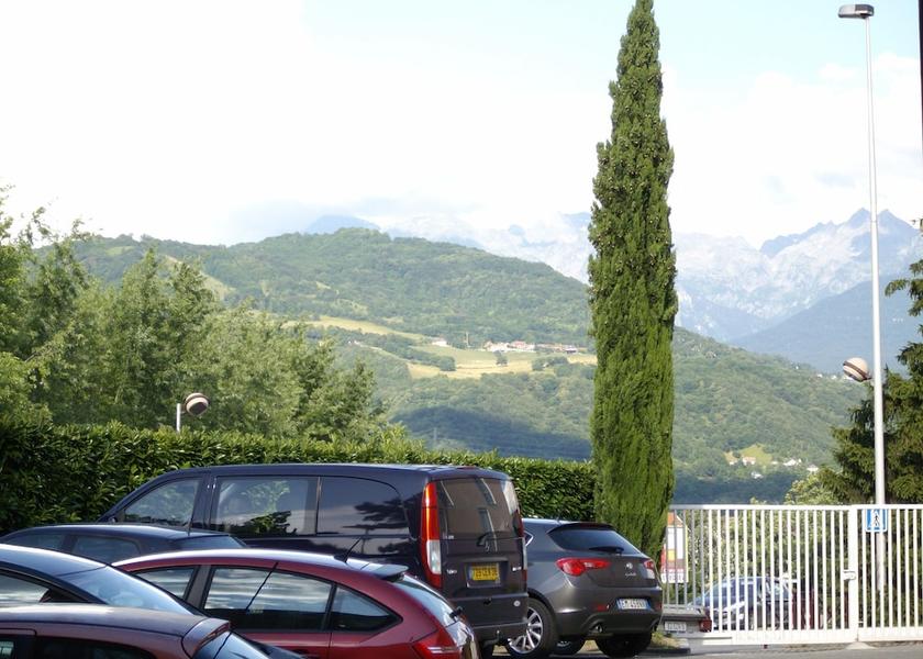 Auvergne-Rhone-Alpes Echirolles Parking