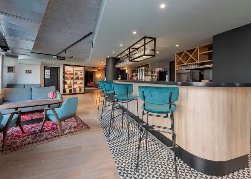 Île-de-France Joinville-le-Pont Bar (on property)
