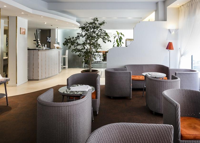 Provence - Alpes - Cote d'Azur Antibes Bar