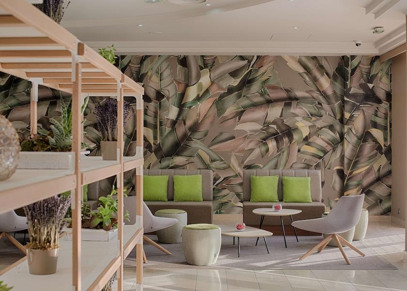 Provence - Alpes - Cote d'Azur Nice Lobby