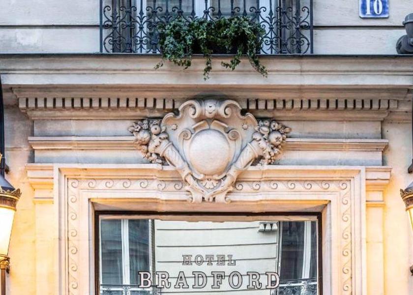 Île-de-France Paris Entrance