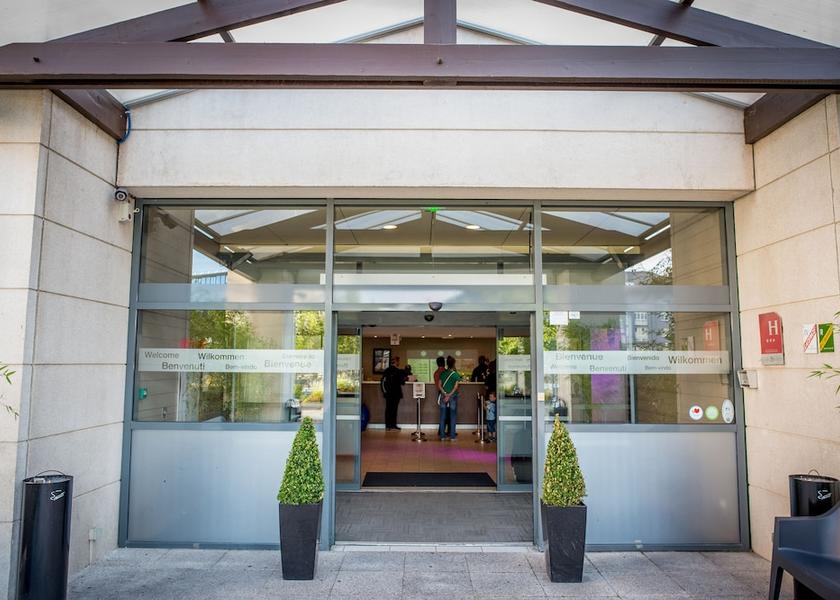 Île-de-France Roissy-en-France Interior entrance