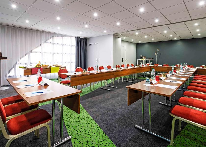 Grand Est Reims Meeting Room