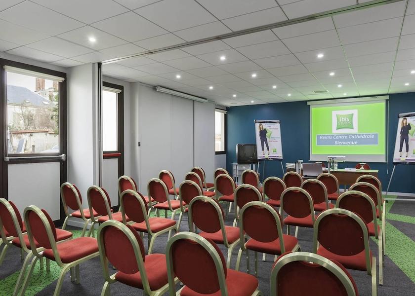 Grand Est Reims Meeting Room