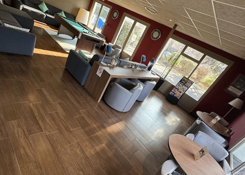 Auvergne-Rhone-Alpes Riom Billiards