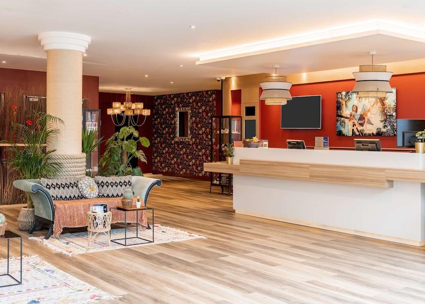 Île-de-France Roissy-en-France Reception