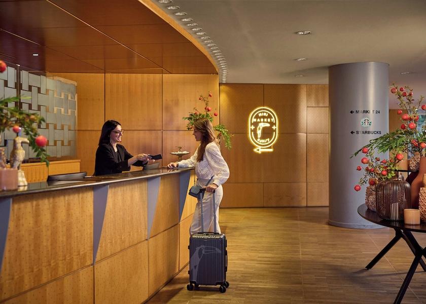 Île-de-France Roissy-en-France Reception