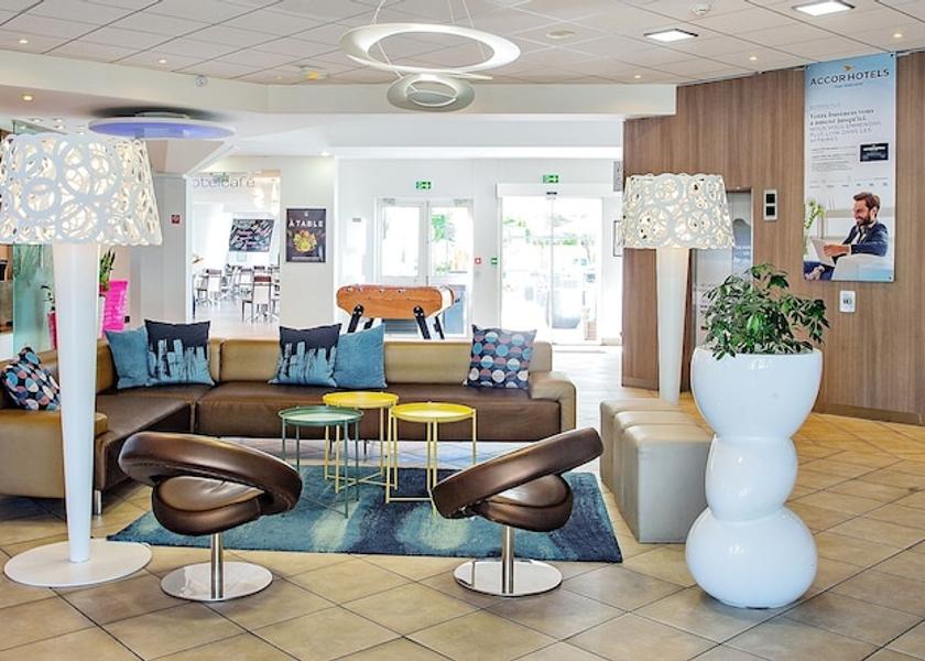 Ile-de-France Rungis Lobby