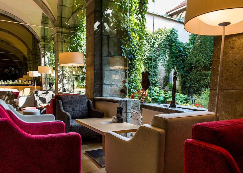 Auvergne-Rhone-Alpes Talloires Lobby