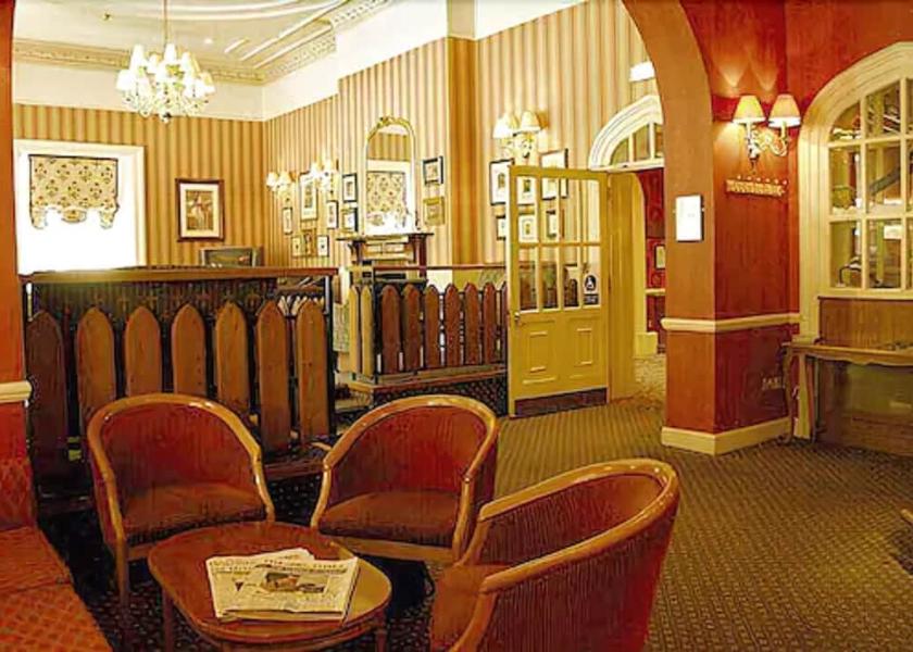 England Coulsdon Dining