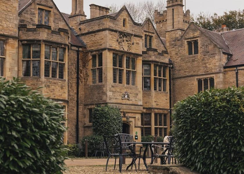 England Newton Aycliffe Facade