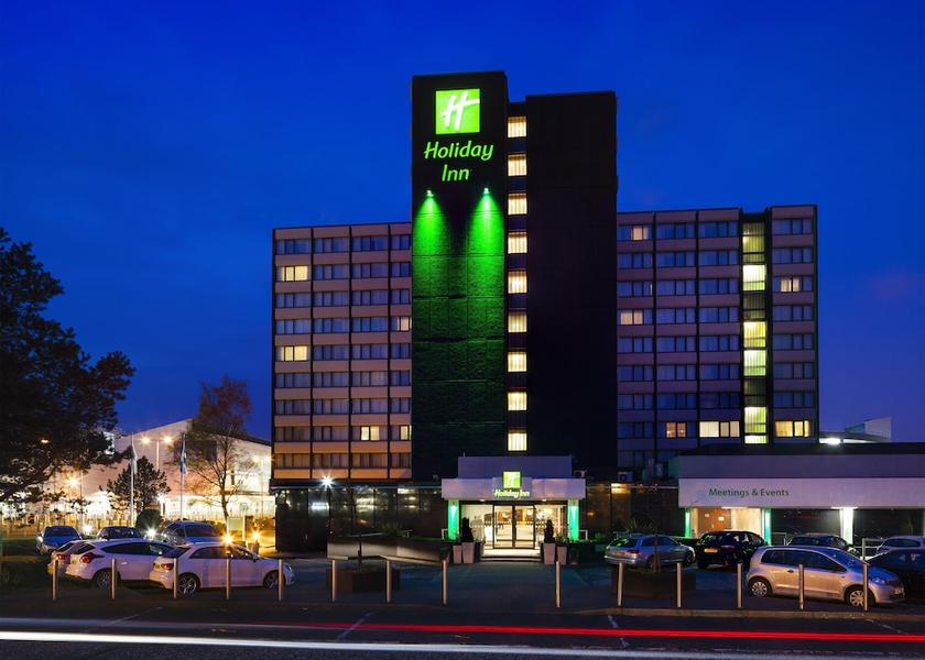 Scotland Paisley Front of property - evening/night