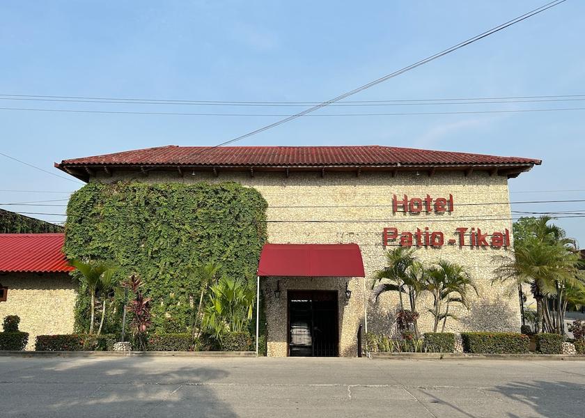 Petén Flores Front of property
