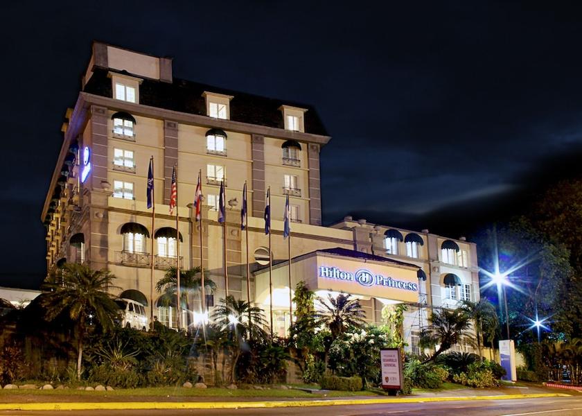 Cortés San Pedro Sula Front of property - evening/night