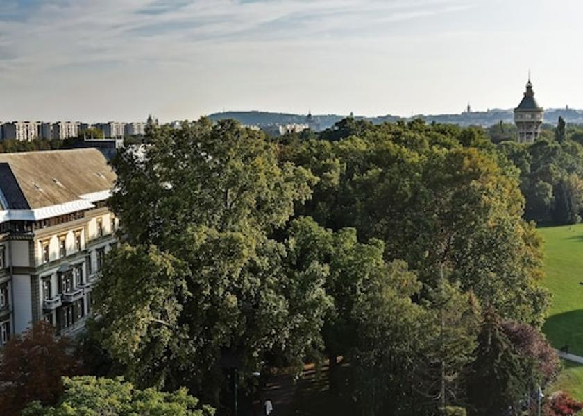  Budapest Property Grounds