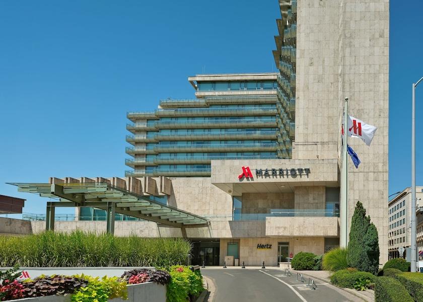  Budapest Exterior