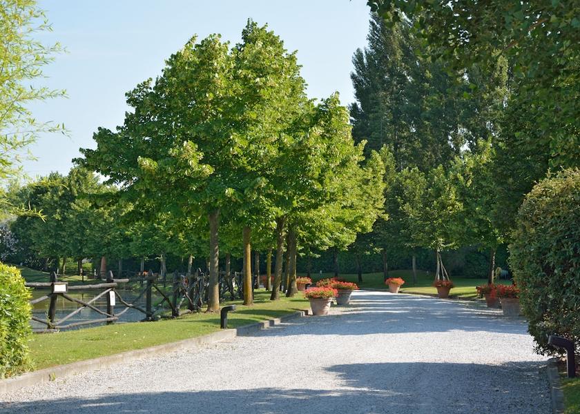 Tuscany Calcinaia Exterior Detail