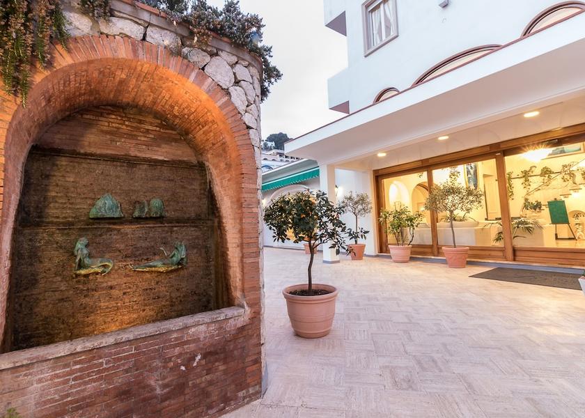 Campania Capri Exterior Detail