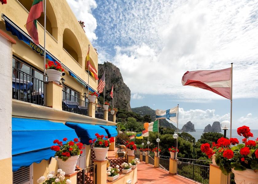 Campania Capri Front of property