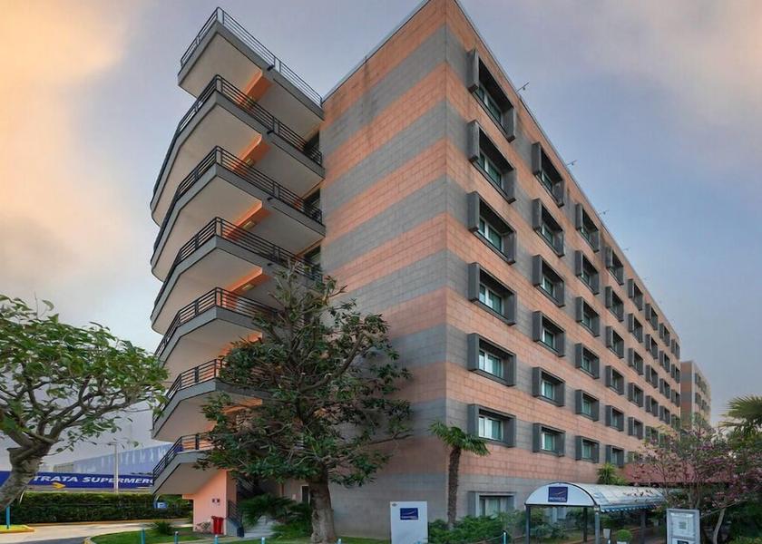 Campania Capodrise Front of property