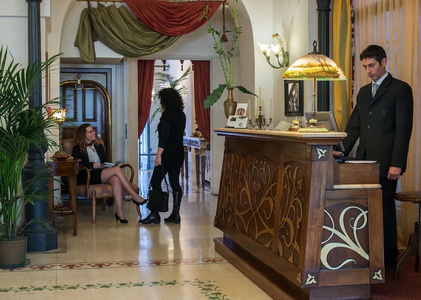 Sicily Catania Concierge desk