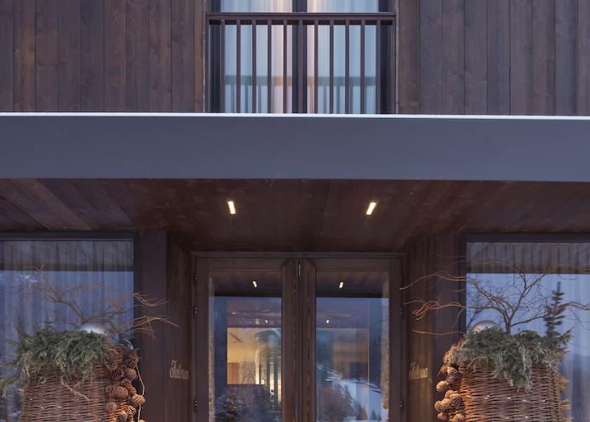 Veneto Cortina d'Ampezzo Property entrance
