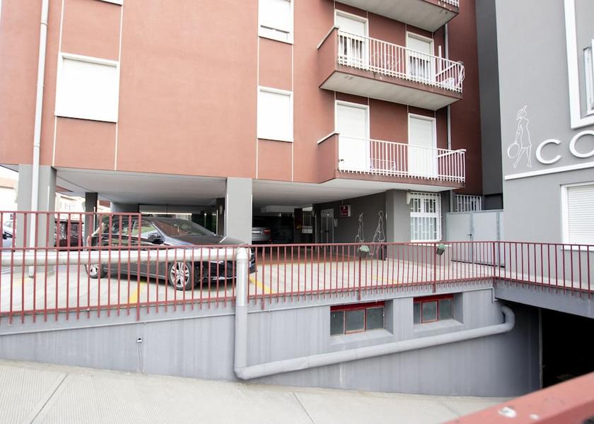 Lombardy Gerenzano Parking