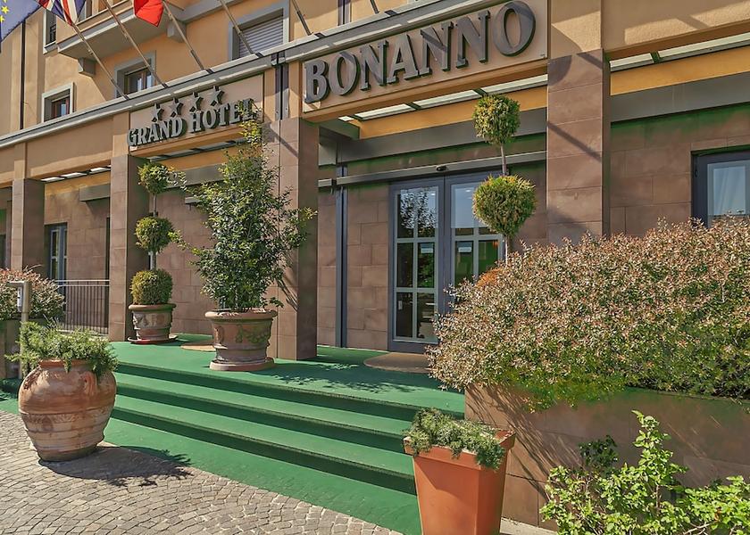 Tuscany Pisa Property entrance