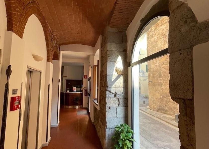 Tuscany Pisa Interior Entrance